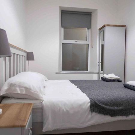 White Hall Portrush Luaran gambar