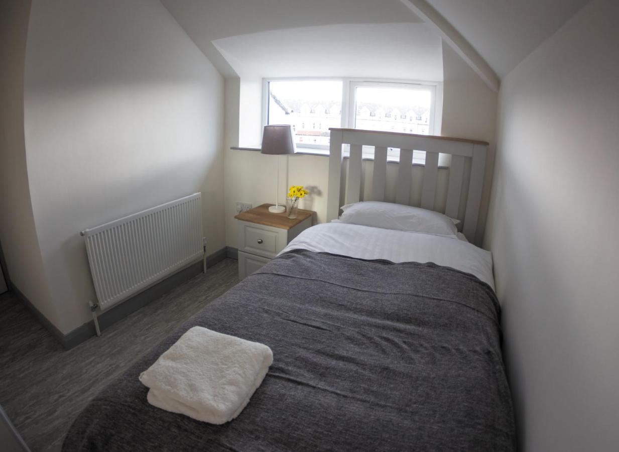 White Hall Portrush Luaran gambar