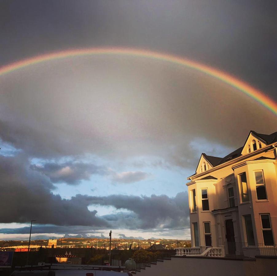White Hall Portrush Luaran gambar