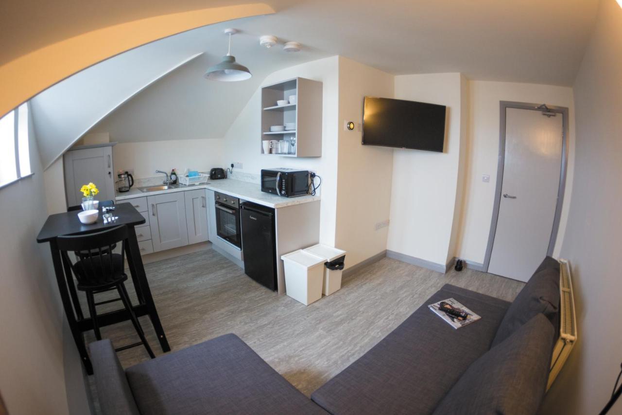 White Hall Portrush Luaran gambar