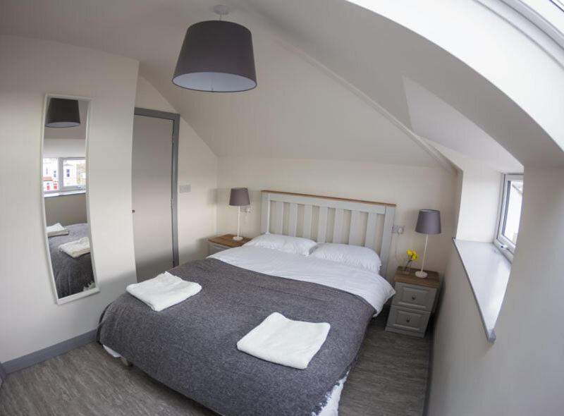 White Hall Portrush Luaran gambar