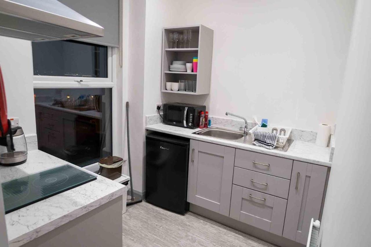 White Hall Portrush Luaran gambar