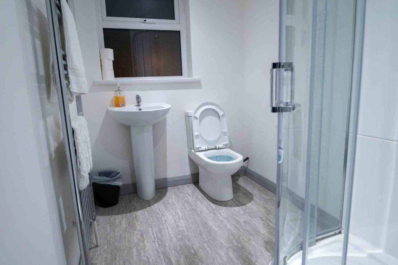 White Hall Portrush Luaran gambar