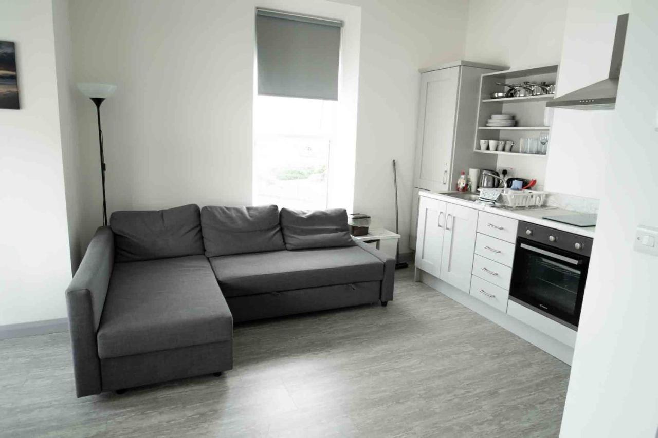 White Hall Portrush Luaran gambar