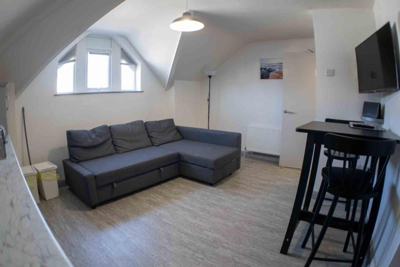 White Hall Portrush Luaran gambar