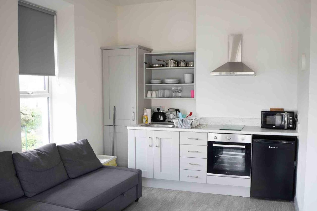 White Hall Portrush Luaran gambar