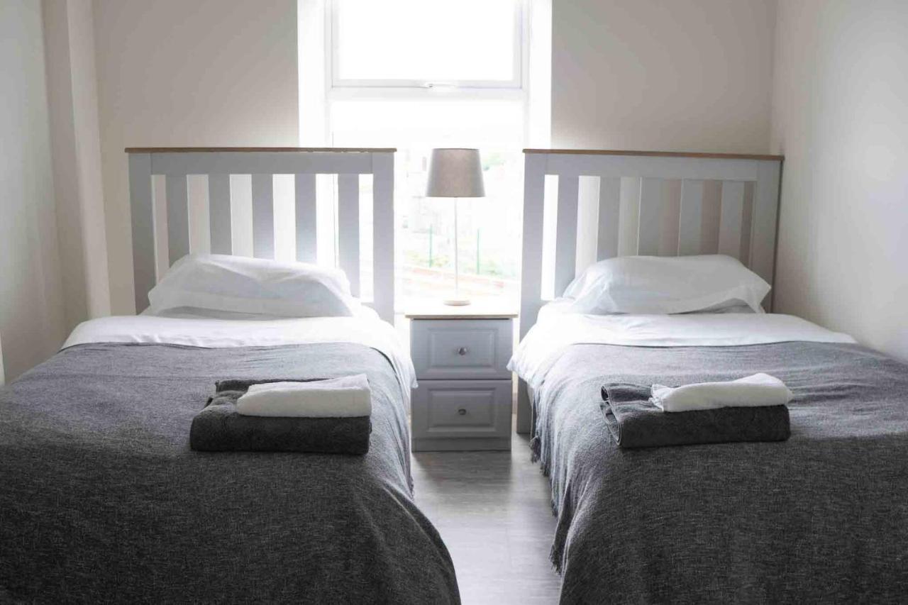 White Hall Portrush Luaran gambar