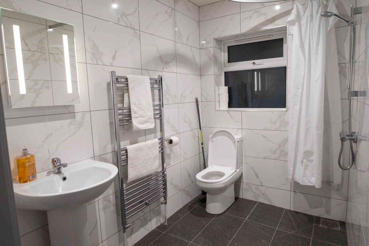 White Hall Portrush Luaran gambar